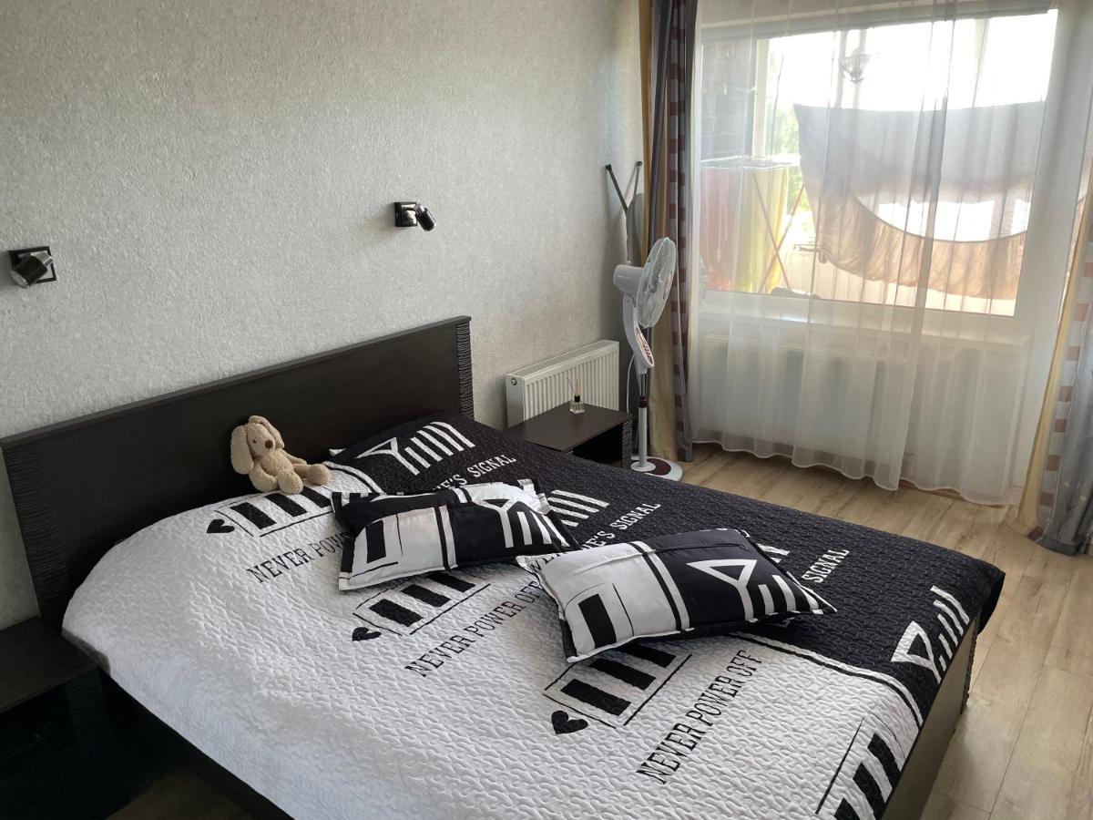 Happy Guest Apartament Jurmala Ngoại thất bức ảnh